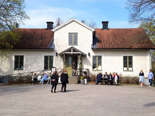 Höjer verksamhetsbidraget till Karby gård